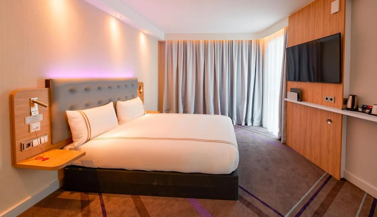 Отель Premier Inn Mannheim City Centre